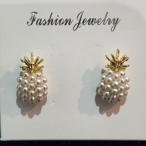 Gold and Pearl Pineapple Earrings NWT